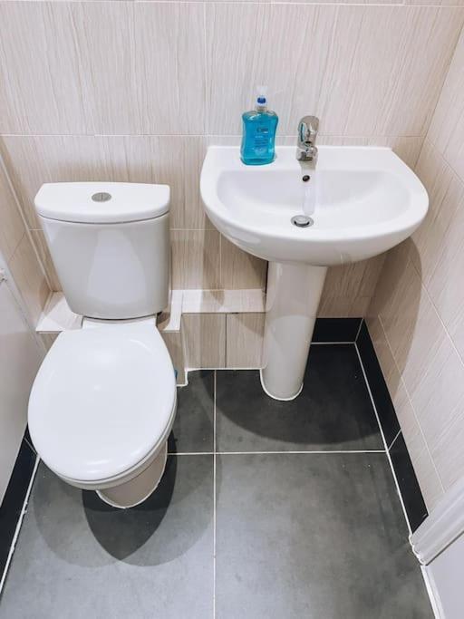 Appartamento Modern 2 Bedroom Flat In Balham Londra